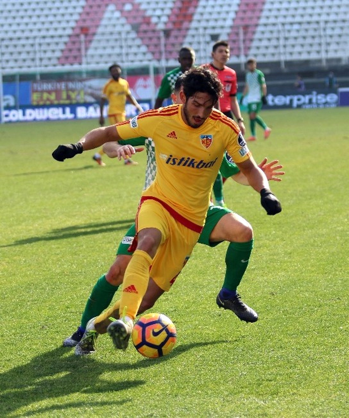 Akhisar Belediyespor\'da İmza Günü