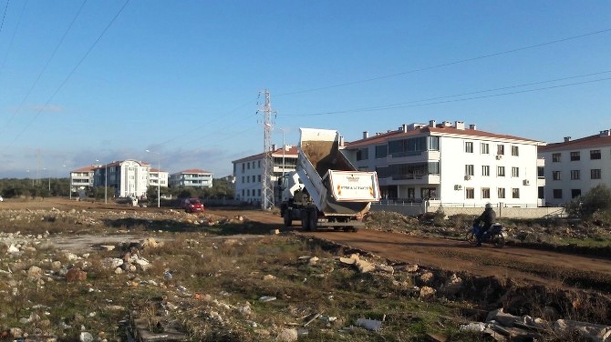 Ayvalık\'ta Yol Onarım Çalışmaları Hızlandı