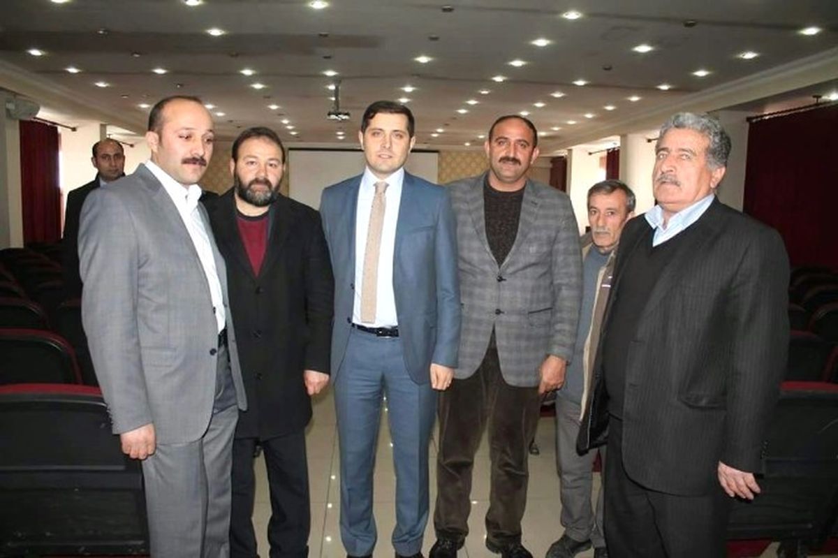 Başkan Vekili Erat Muhtarlarla Bir Araya Geldi