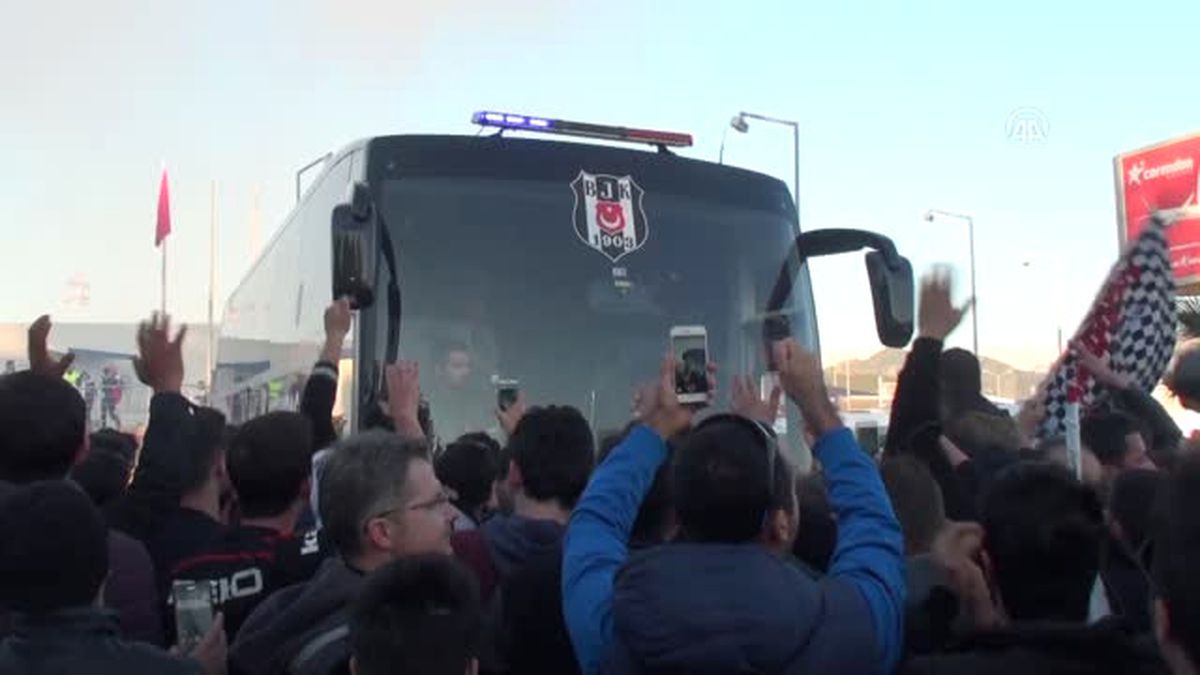 Beşiktaş Kafilesi, Alanya\'ya Geldi