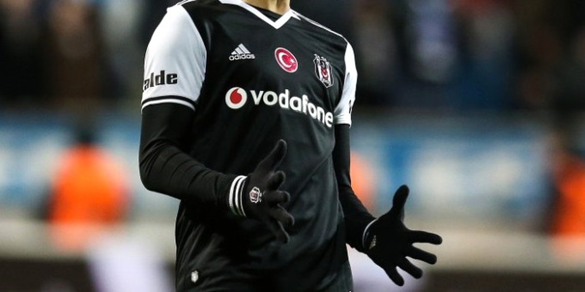 Beşiktaşlı Futbolcu Trabzonspor\'un Teklifini Kabul Etti!