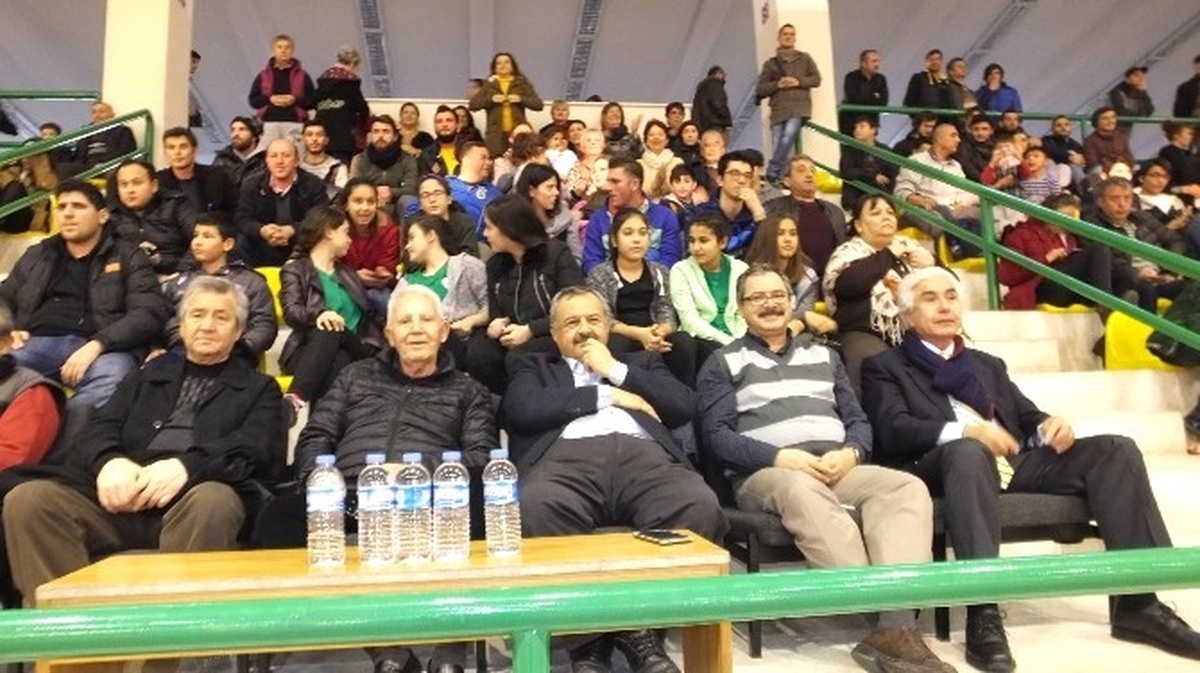 Burhaniye Belediye Evinde Fenerbahçe Gelişim\'e Yenildi