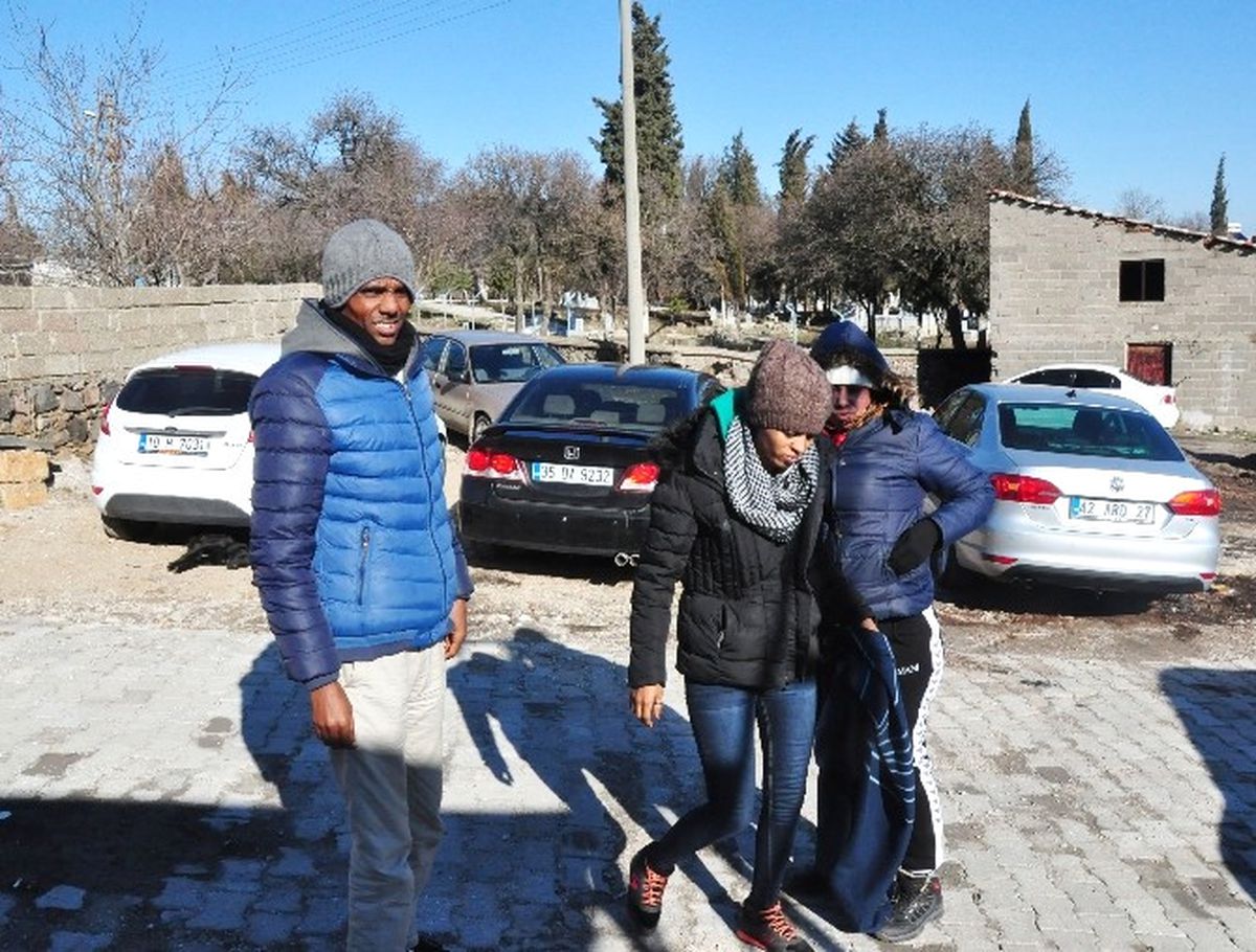 Çanakkale\'de 33 Göçmen Yakalandı