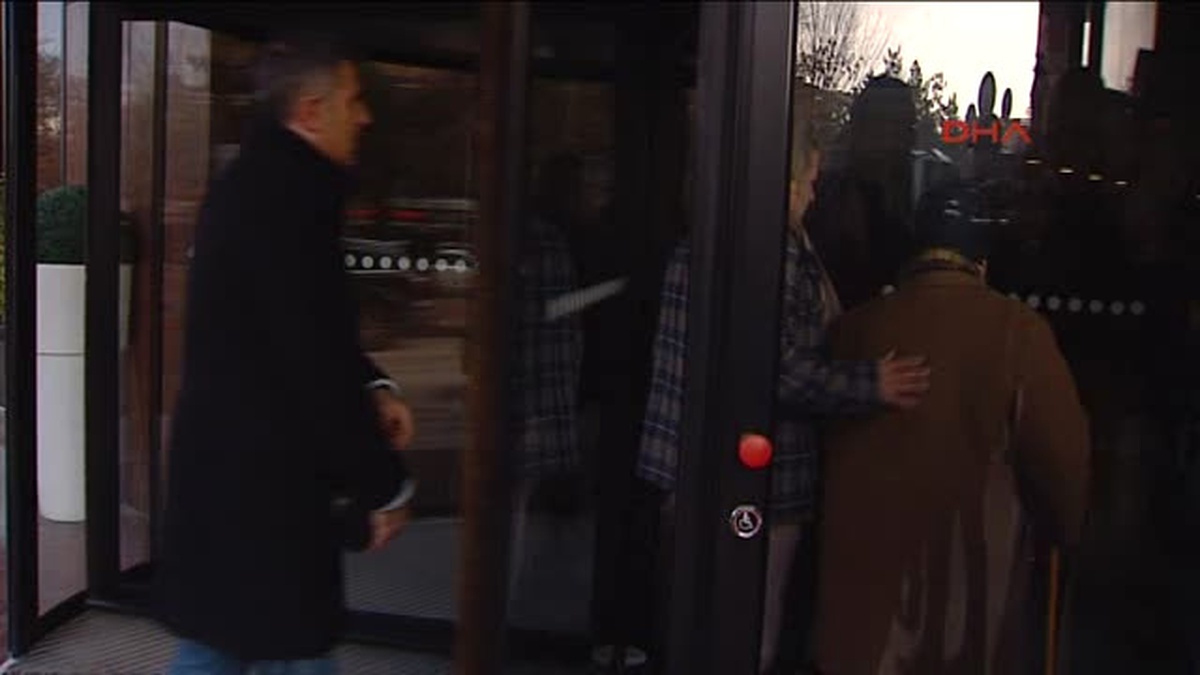 Cavcav\'ın Sevenleri Hastaneye Akın Etti
