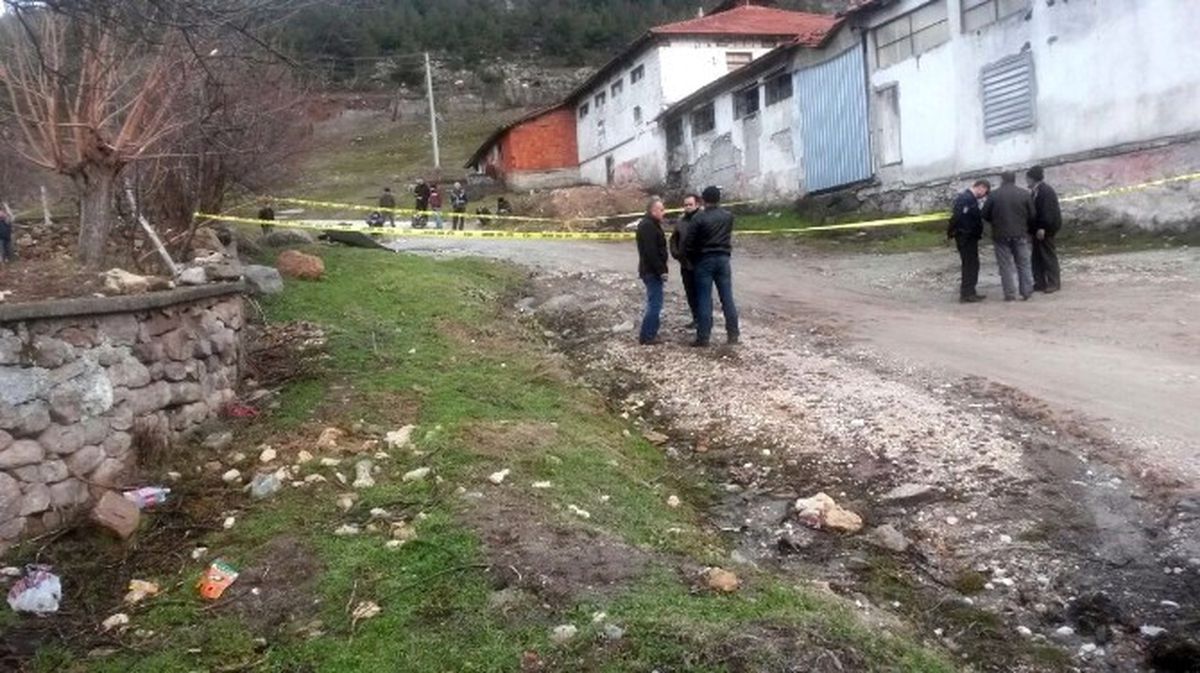 Dursunbey\'de 17 Yaşındaki Genç Ölü Bulundu