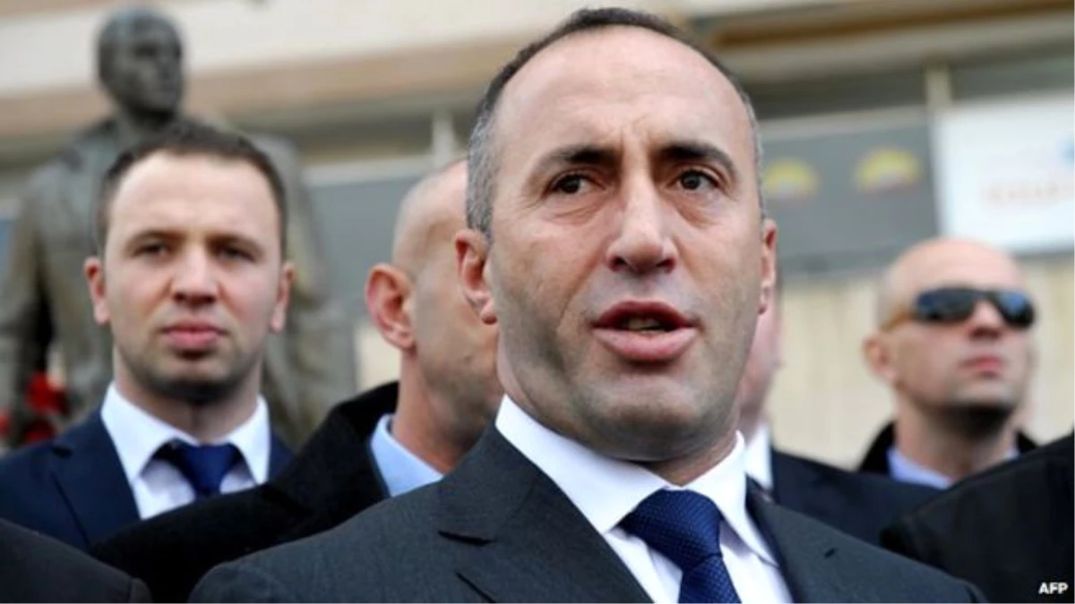 Fransa\'da Eski Kosova Başbakanı Haradinaj\'a Destek Gösterisi