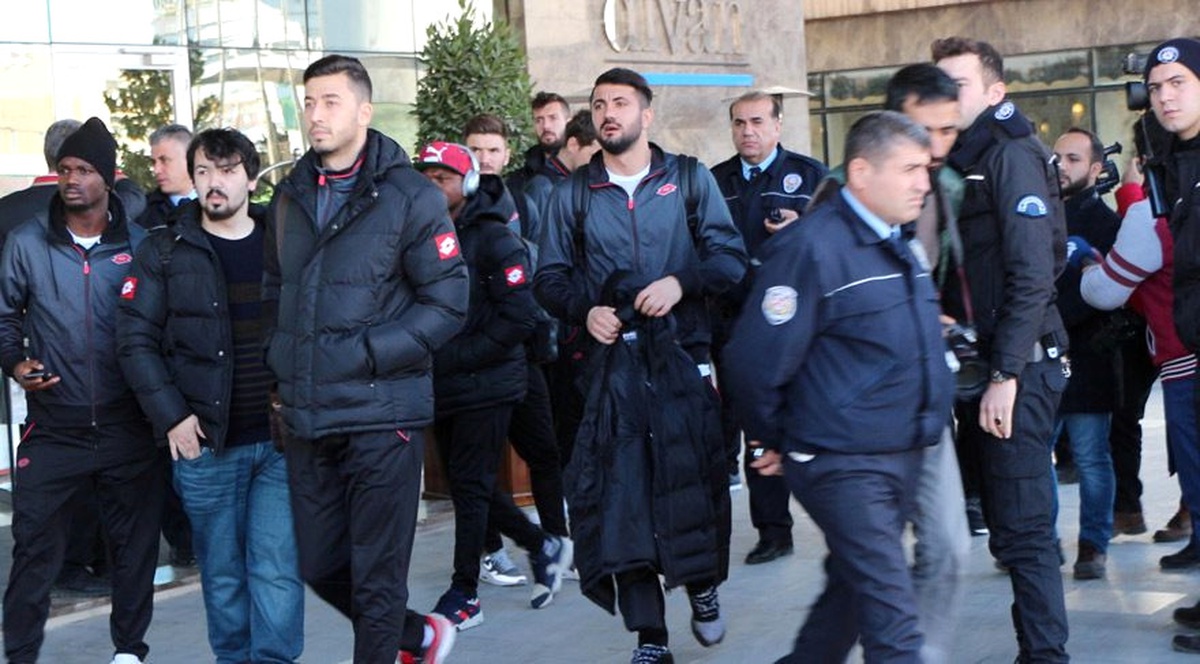 Gençlerbirliği Kafilesi Gaziantep\'ten Üzgün Ayrıldı