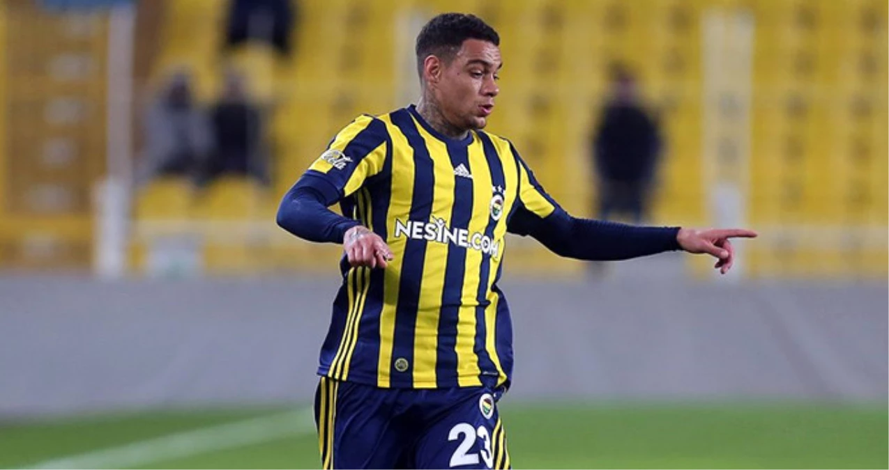 Hull City, Fenerbahçe\'den Van Der Wiel İçin Resmi Teklifini Yaptı