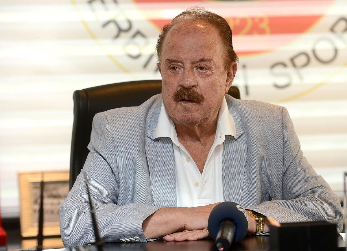 İlhan Cavcav\'ın Cenaze Töreninde Değişiklik