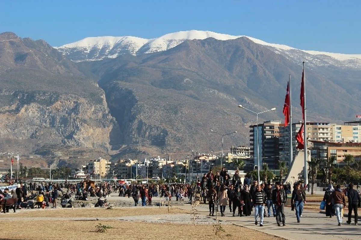 İskenderun\'da Kış Ortasında Yaz Keyfi