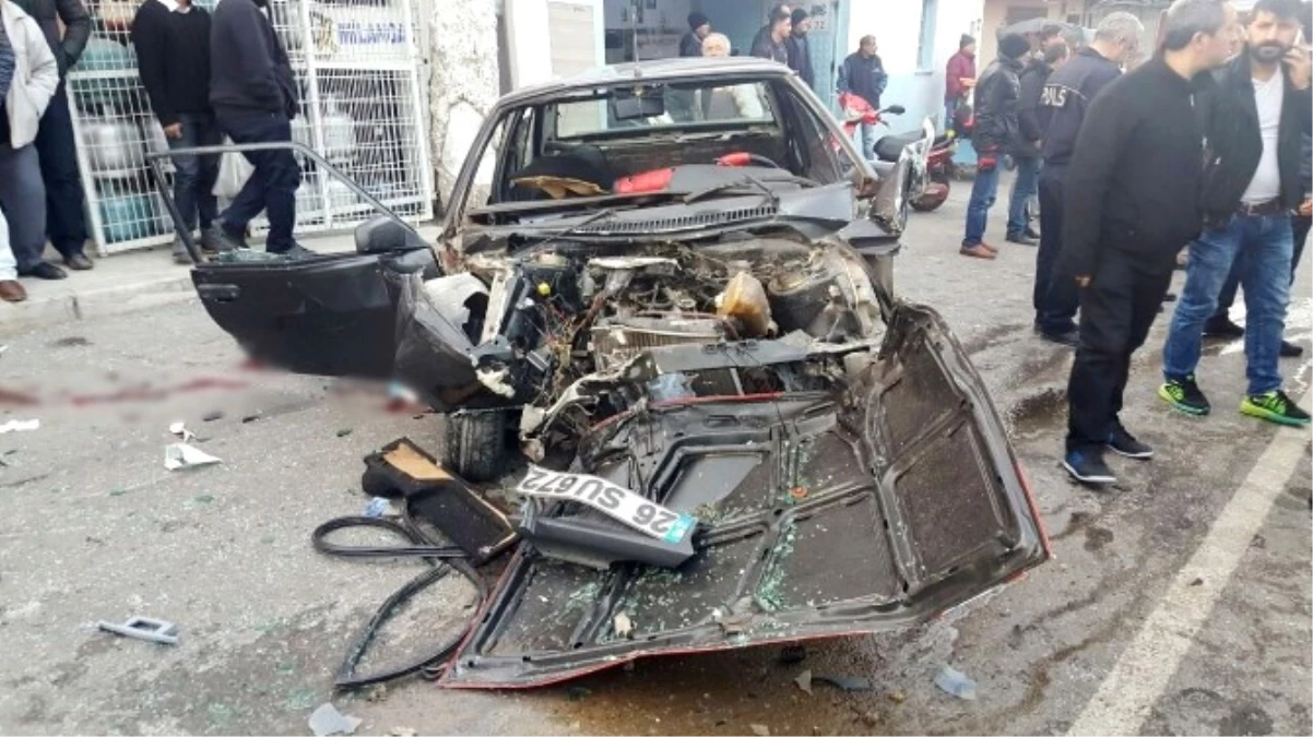 İzmir\'de Trafik Kazası: 1\'i Ağır 6 Yaralı