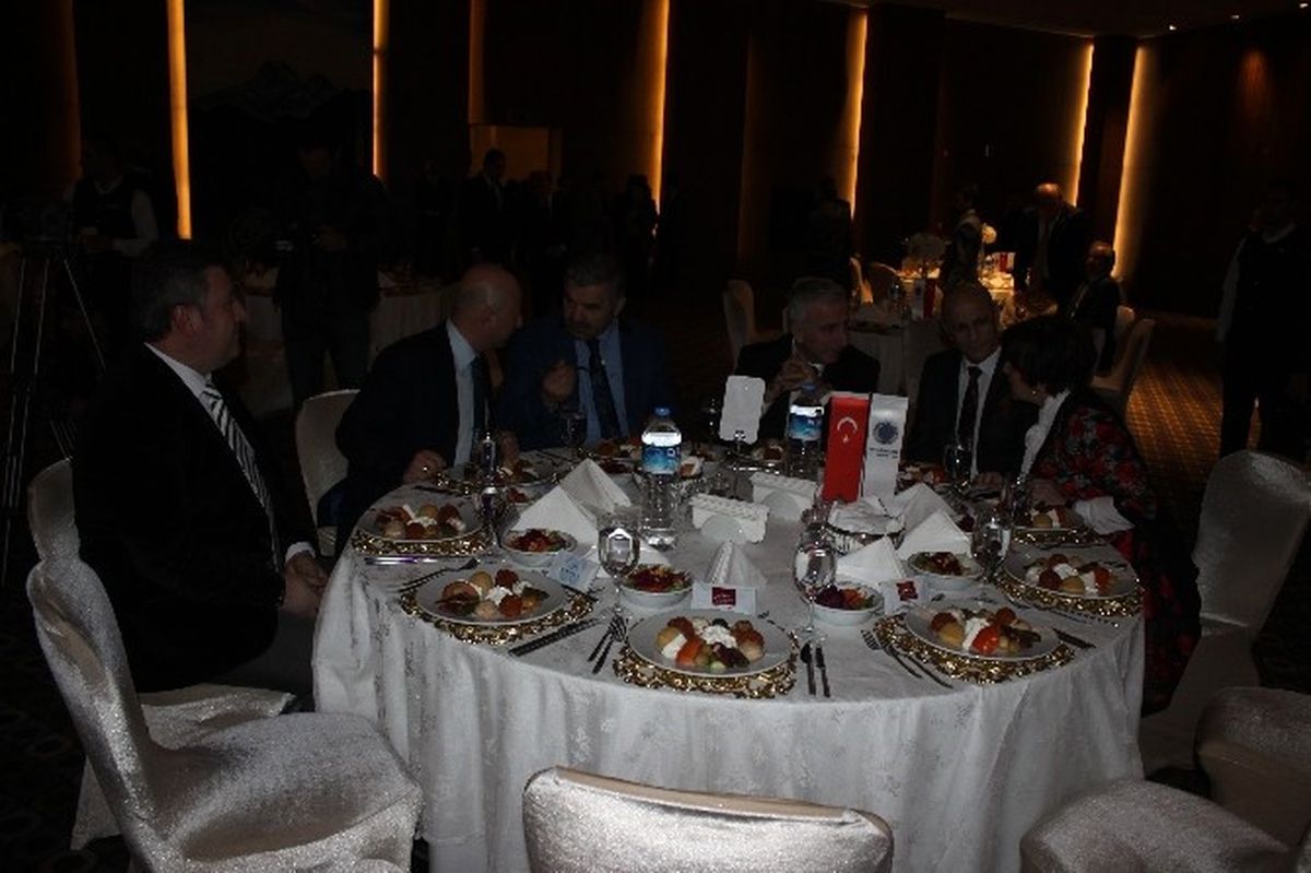 Kayseri Protokolü \'Dostluk, Birlik ve Beraberlik\' Gecesinde Buluştu