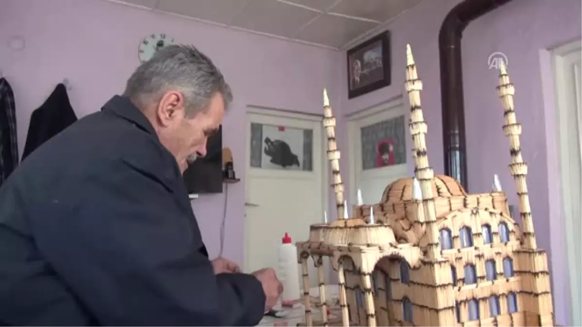 Kibrit Çöplerinden 4 Minareli Cami Maketi Yaptı