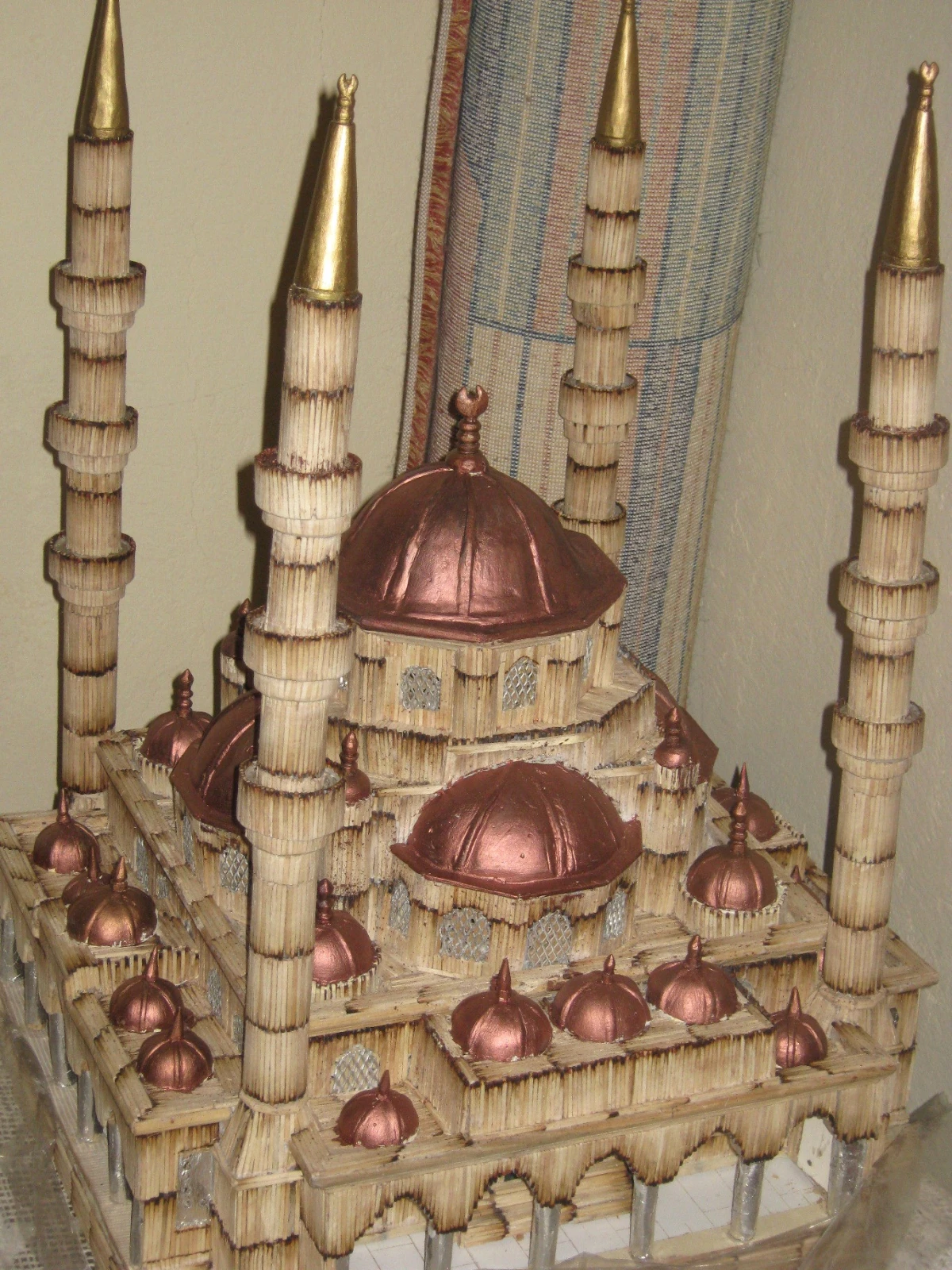 Kibrit Çöplerinden 4 Minareli Cami Maketi Yaptı