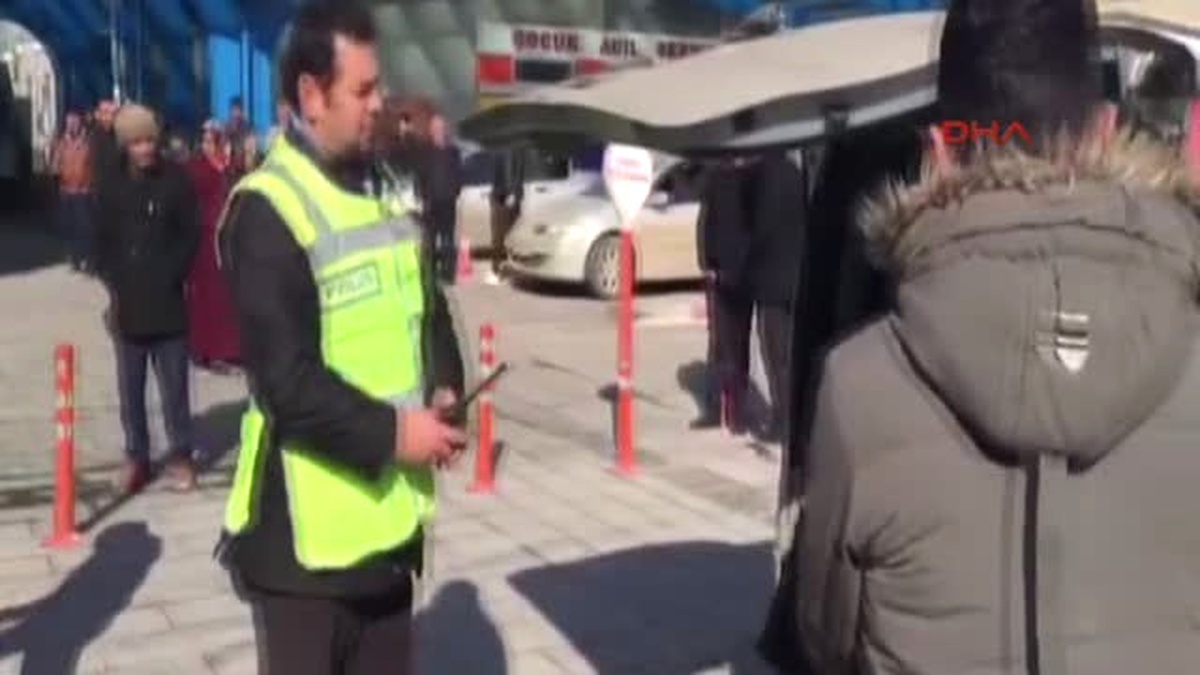 Konya Fuhuş Amaçlı Yollara Kartvizit Atan Şüpheliler Suçüstü Yakalandı