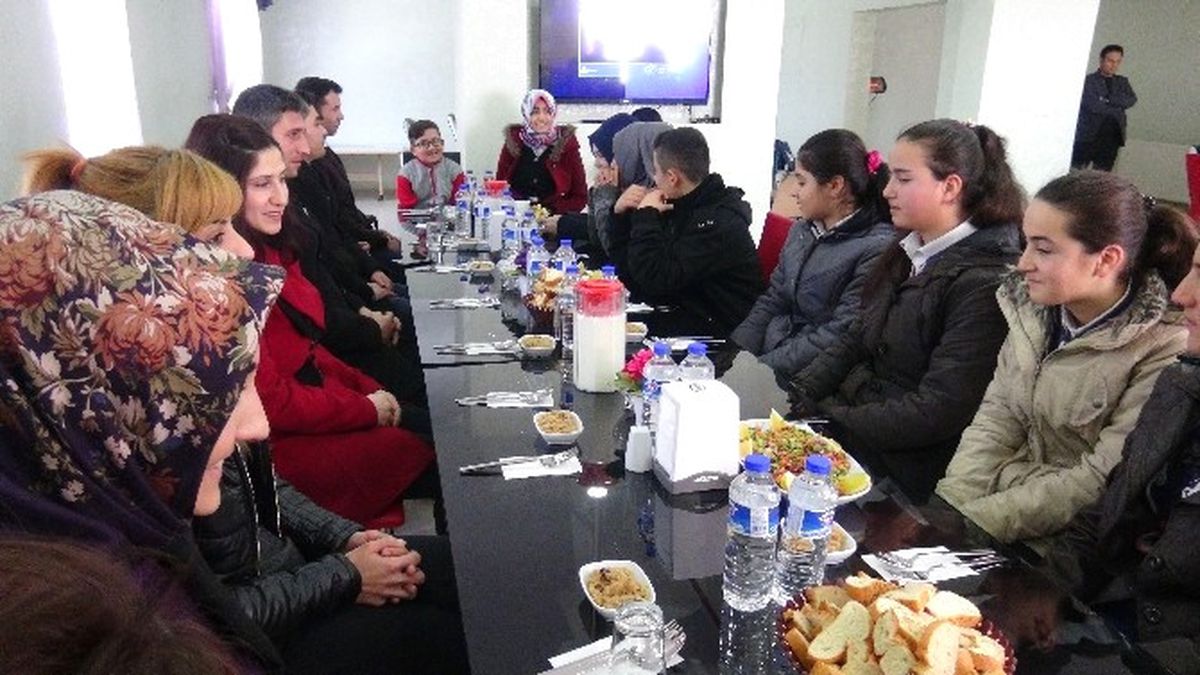 Teog Sınavında Başarılı Olan Öğrencilere Ödül Verildi