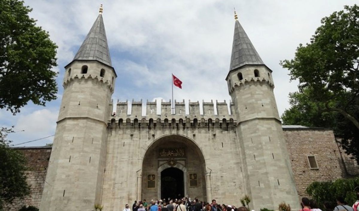 Topkapı Sarayı\'nın Zeminin Kaydığı İddiasına Açıklama