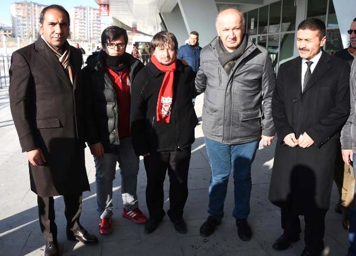 Tribün Cezası\' Mağduru Engelli Taraftar, Protokolda Maç İzledi