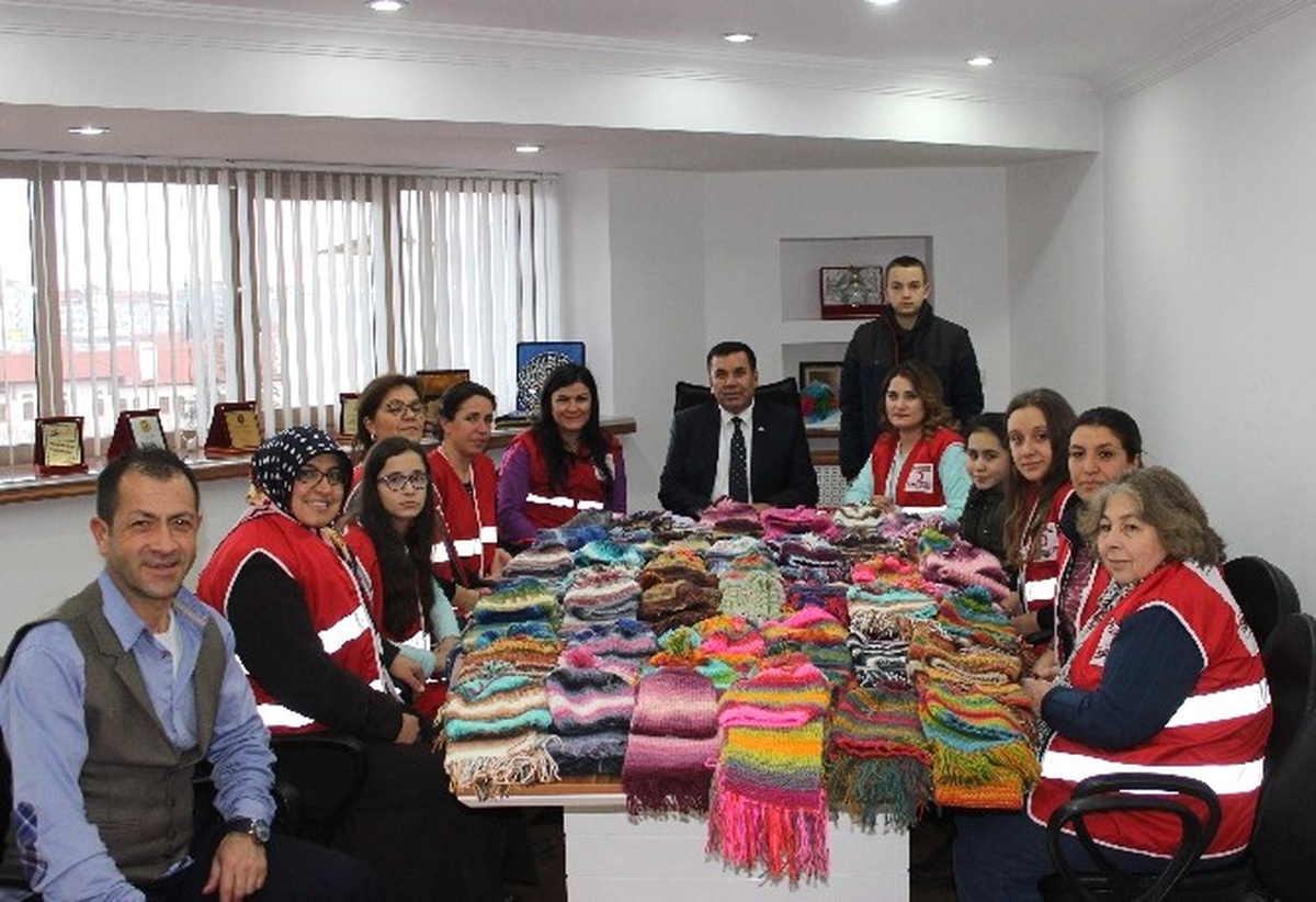 Türk Kızılayı\'ndan "Minik Yürekler Üşümesin" Projesi