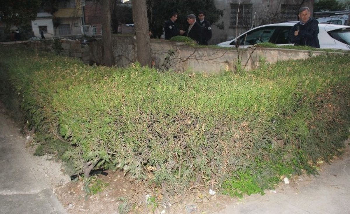 Adana\'da Bahçeye Atılmış Suikast Silahı Bulundu