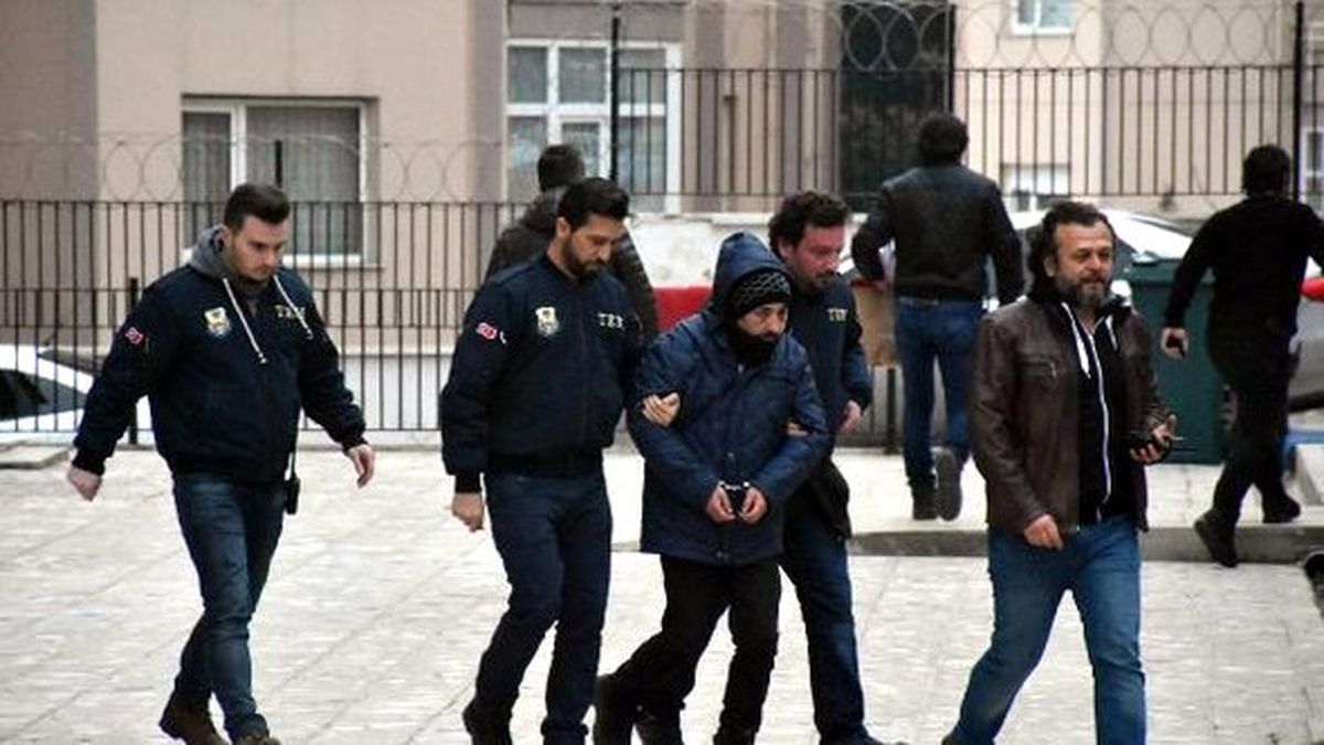 AK Parti ve Emniyet\'e Saldıran Terörist, Tekirdağ\'da Yakalandı
