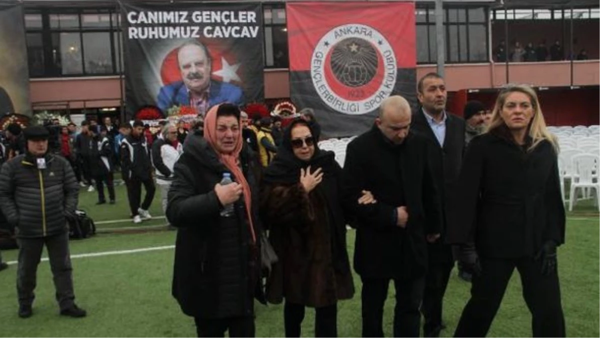 Ankara\'nın Spordaki Çınarı Son Yolculuğuna Uğurlanıyor (2)