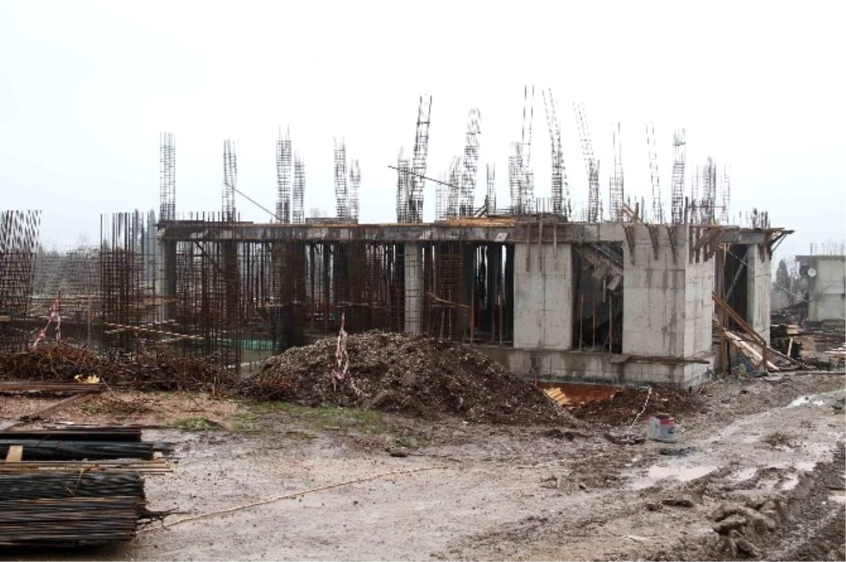 Arslanbey\'de Kültür Merkezi İnşaatı Devam Ediyor