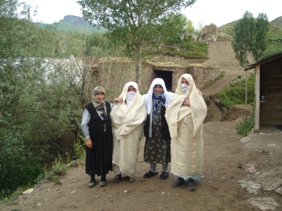 Asırlık İhram Çeyizlerde Süs Eşyası Oldu
