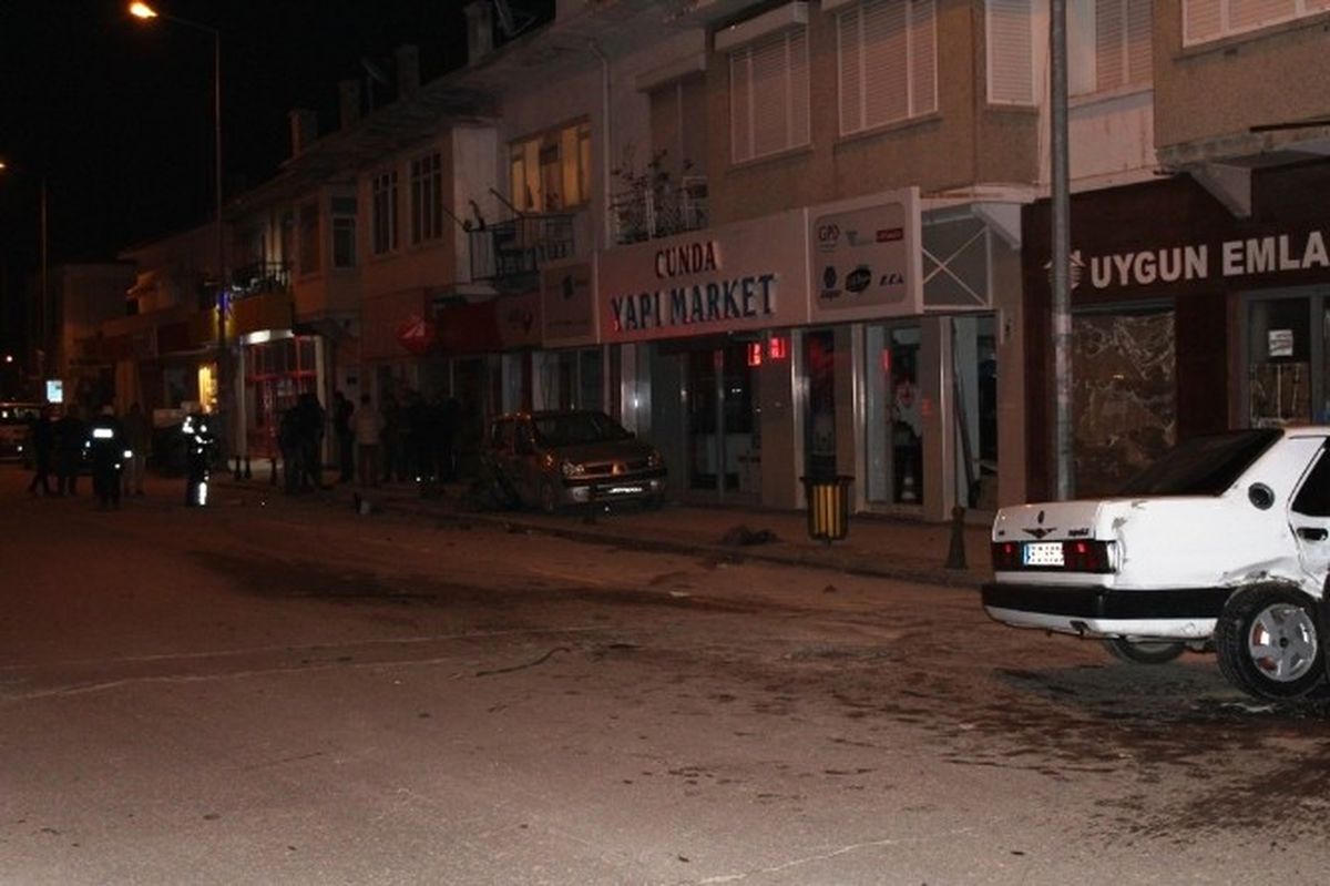Ayvalık\'ta Korkutan Kaza