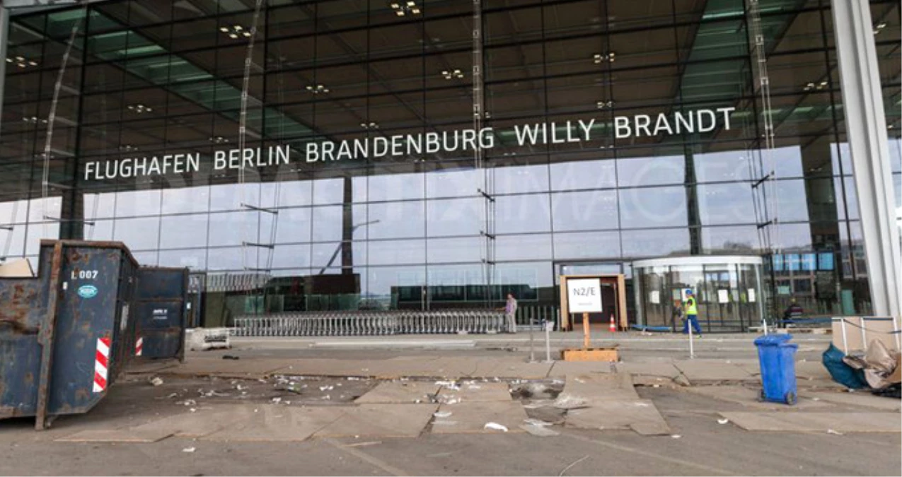 Berlin Havalimanı\'nın Açılışı Bir Kez Daha Ertelendi