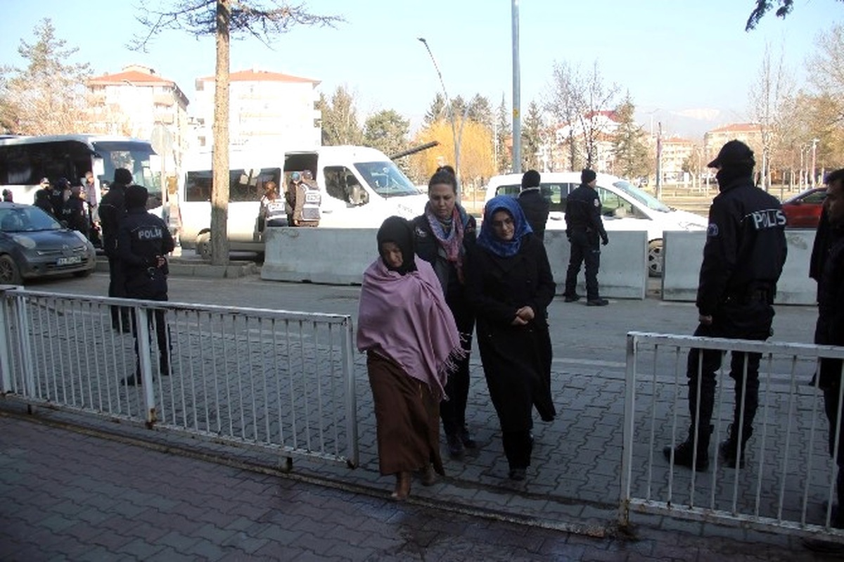 Bolu\'da Fetö Operasyonunda 17 Kişi Adliyeye Sevk Edildi