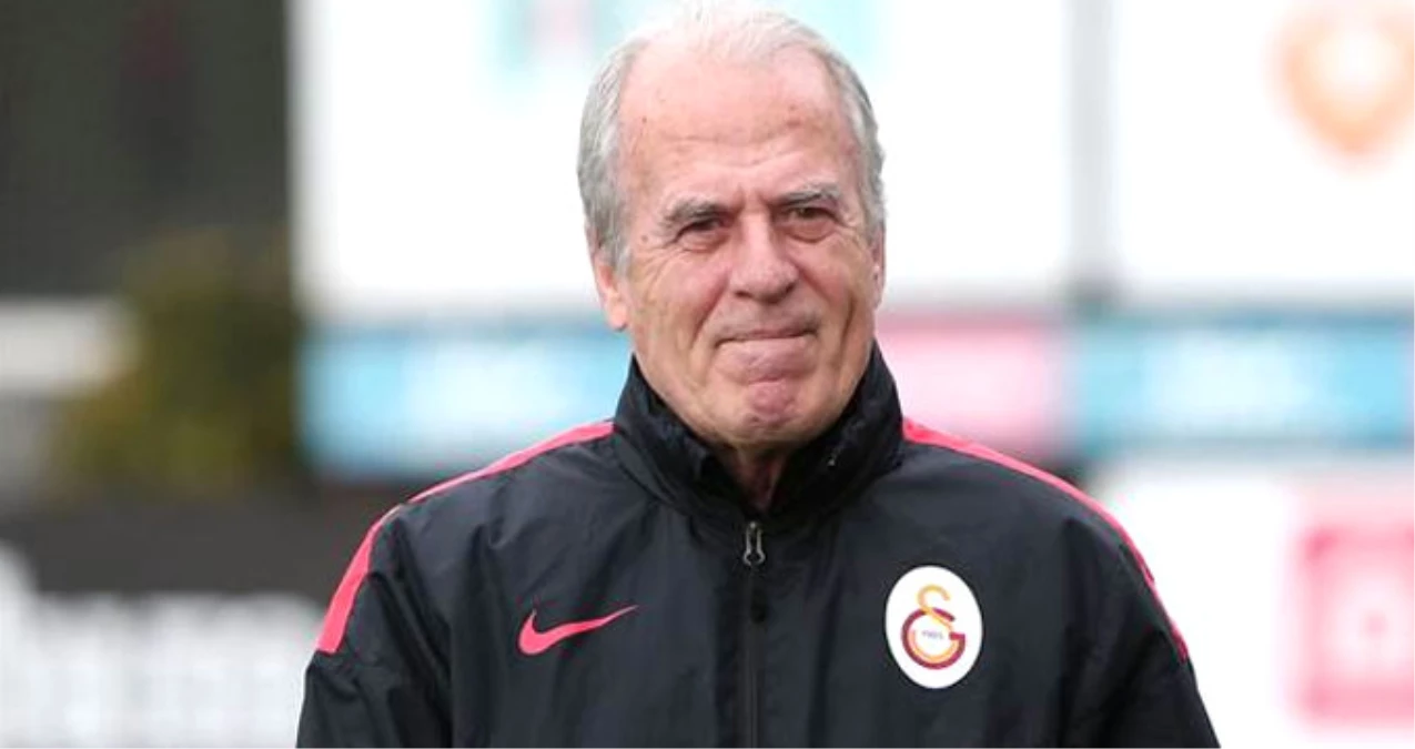 Bursaspor, Teknik Direktör Mustafa Denizli\'yle Görüşüyor