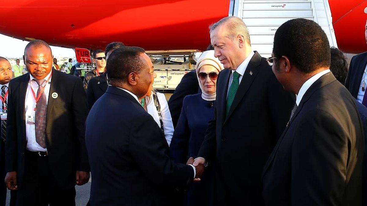 Cumhurbaşkanı Erdogan Tanzanya\'da - Resmi Karşılama Töreni (1)