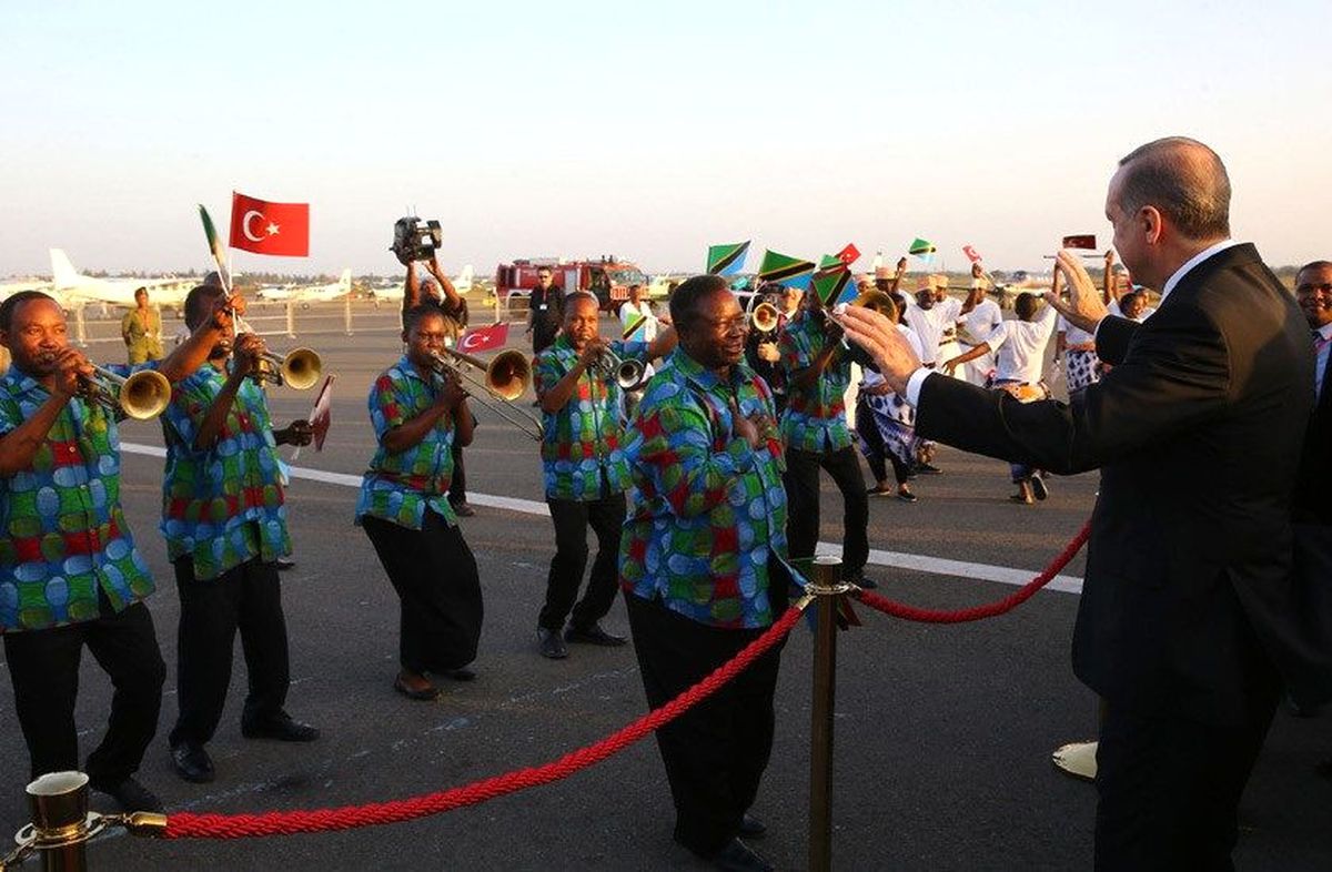 Cumhurbaşkanı Erdoğan, Tanzanya\'da Resmi Tören ile Karşılandı
