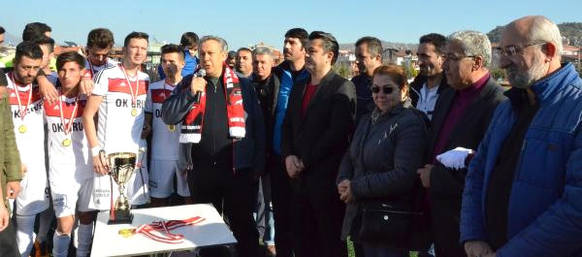 Dikili Belediyespor Namağlup Şampiyon
