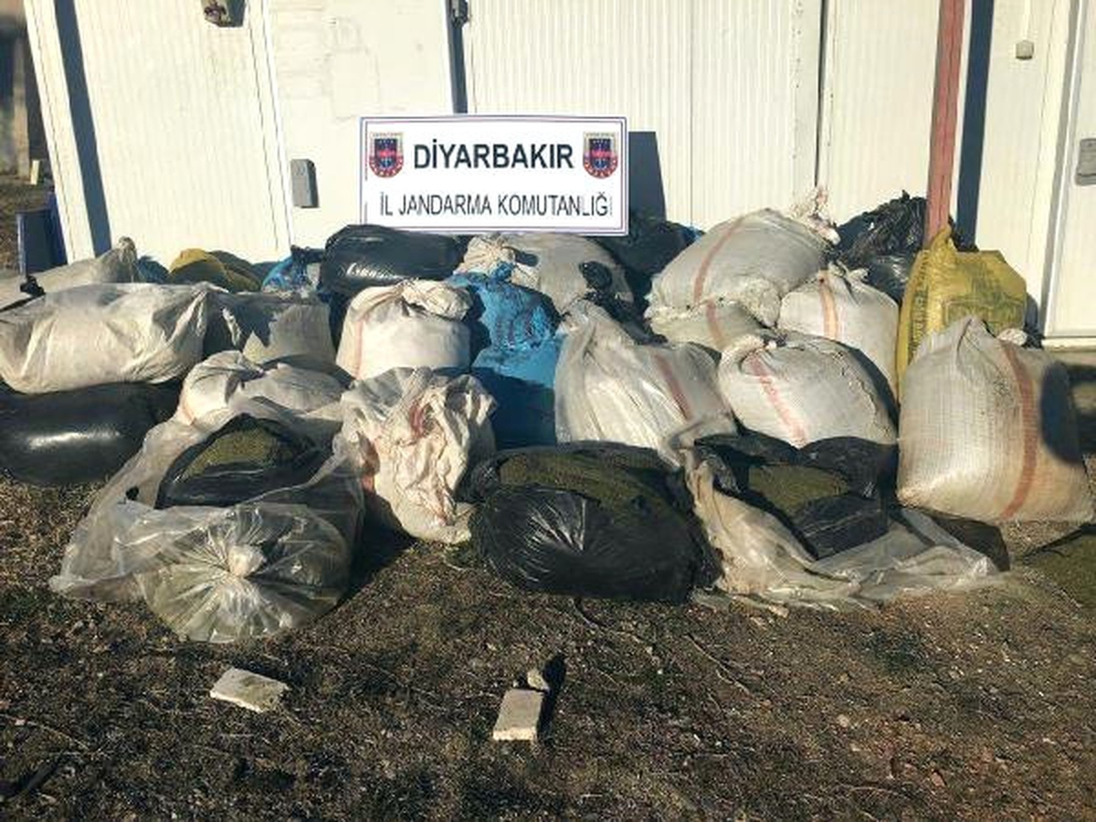 Diyarbakır\'da 1 Ton Esrar Ele Geçirildi
