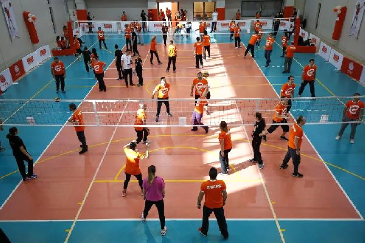 Eczacıbaşı Spor Kulübü, Yıldız Adaylarını "Geleceğe Smaç" Projesinde Buluşturuyor