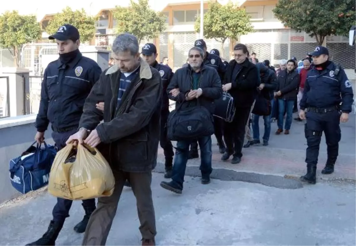 Fetö\'ye Finans Sağladığı İddia Edilen 17 Kişi Adliyede