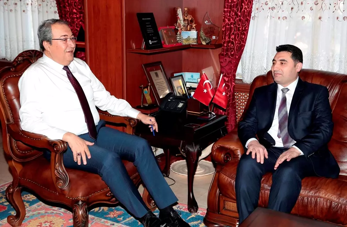 Hollanda\'dan Gelen Heyet Başkan Ünver\'i Ziyaret Etti