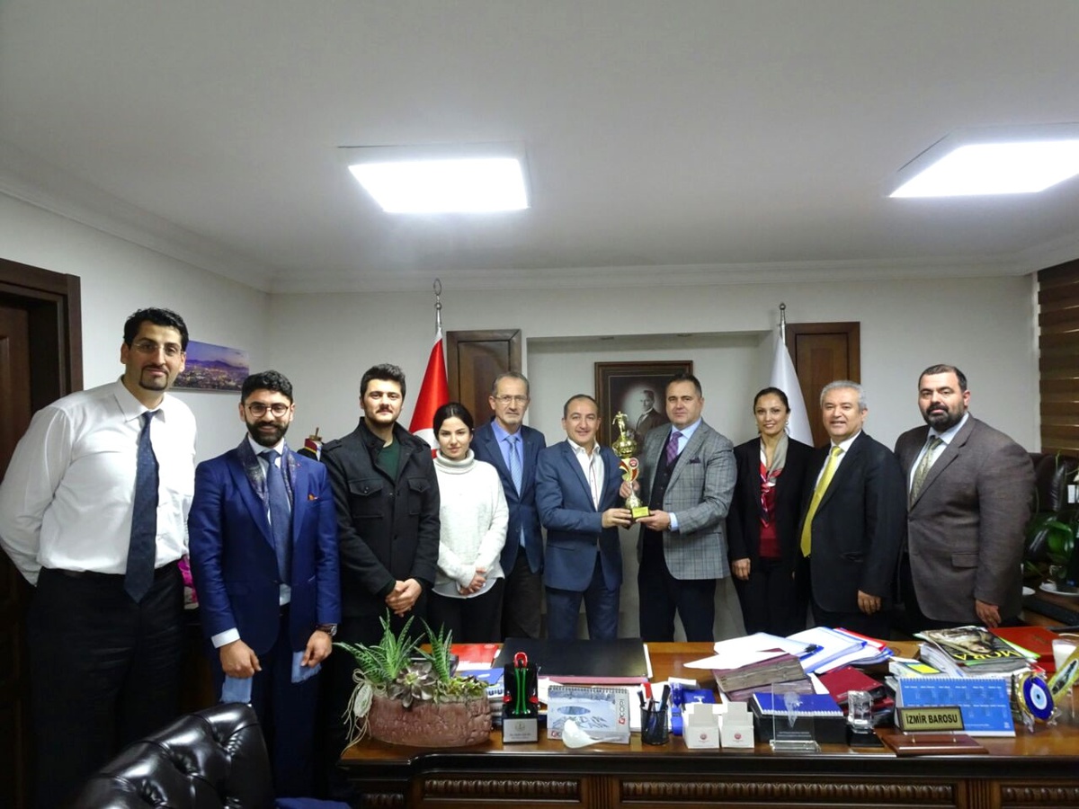 İzmir Barosu Yeşil Sahalarda da Lider