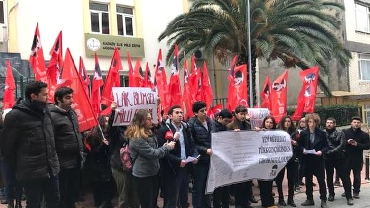 Kadıköy İlçe Milli Eğitim Müdürlüğü Önünde "Karneli" Eylem...