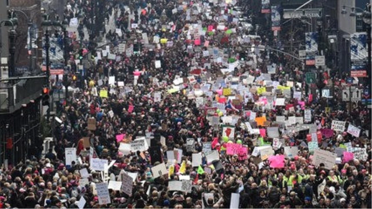 Kadın Yürüyüşü" Eylemleri Trump\'ın Yemin Törenini Gölgede Bıraktı