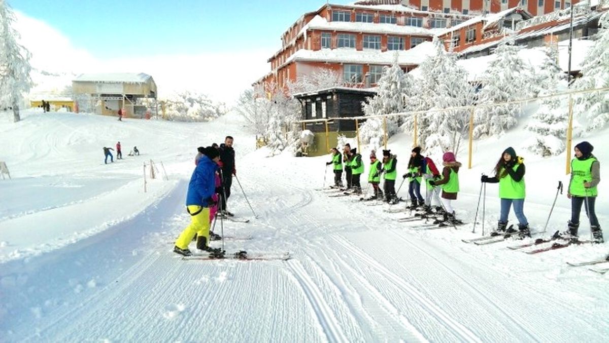Kartepe\'de Çocuklara Kayak Eğitimi