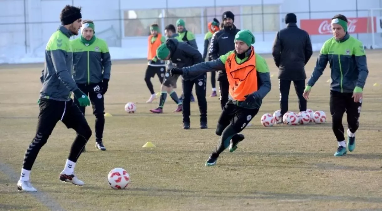 Konyaspor\'da Hazırlıklar Başladı