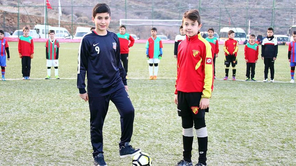 Minik Futbolcular Şehit Fethi Sekin İçin Sahada
