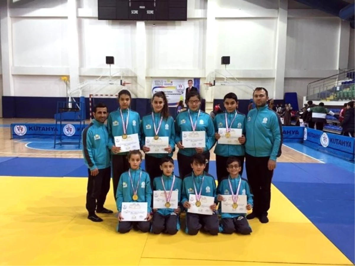 Salihli Judoda Madalyalarla Döndü