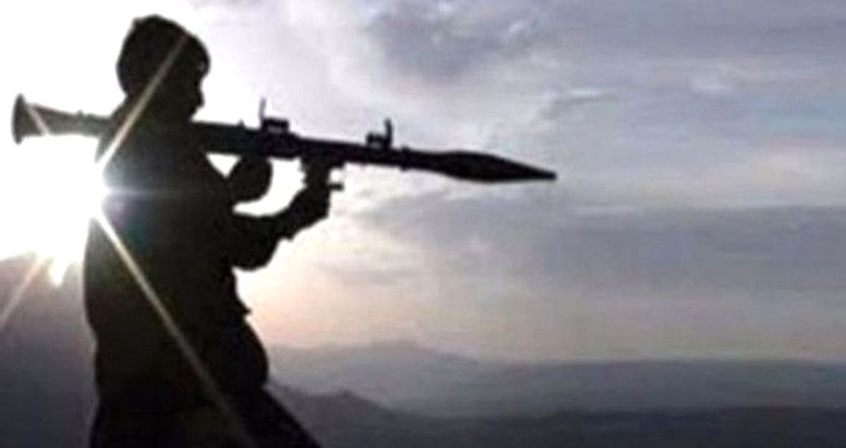 Siirt\'te Askeri Araca Atılan Roket Mermisi Boş Alana Düştü