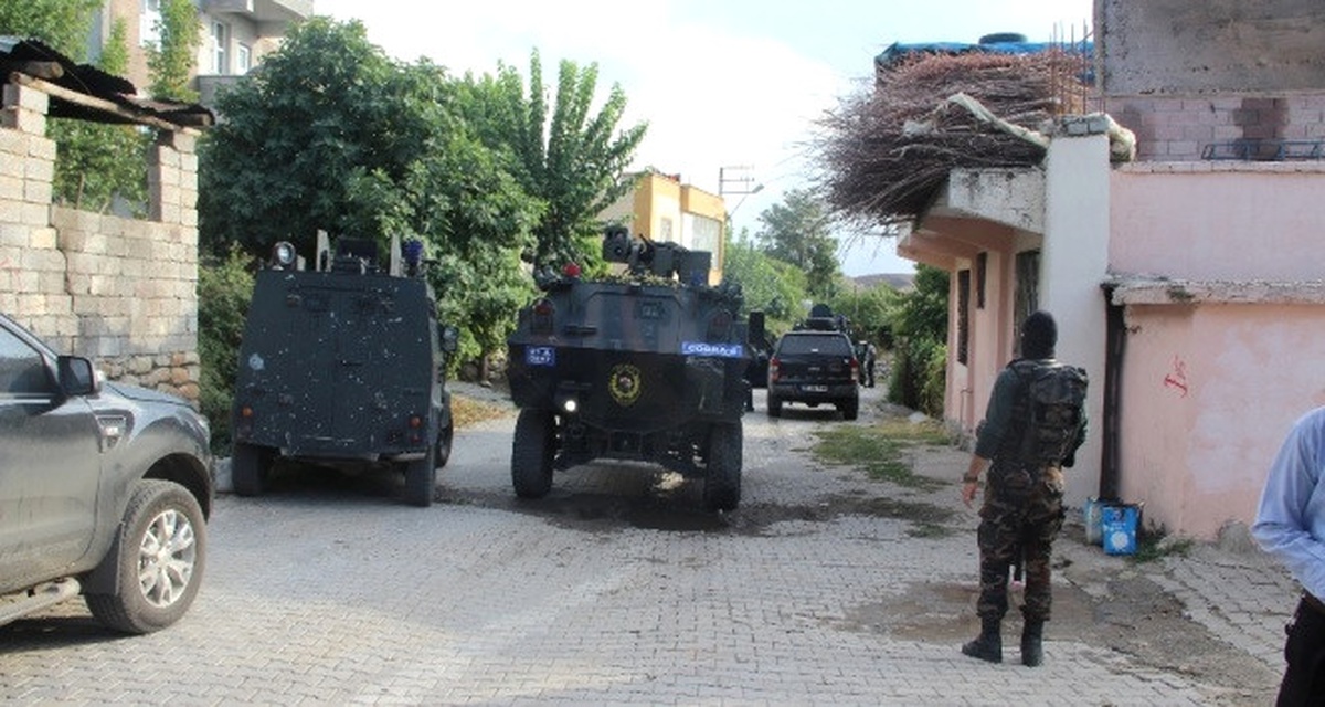 Şırnak\'ta Çocukların Yerde Bulduğu Cisim Patladı: 2 Yaralı