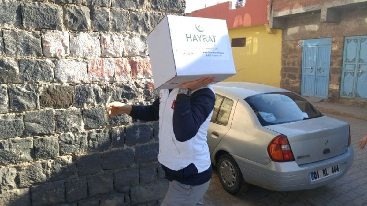 Siverek\'te İhtiyaç Sahibi Ailelere Yardım