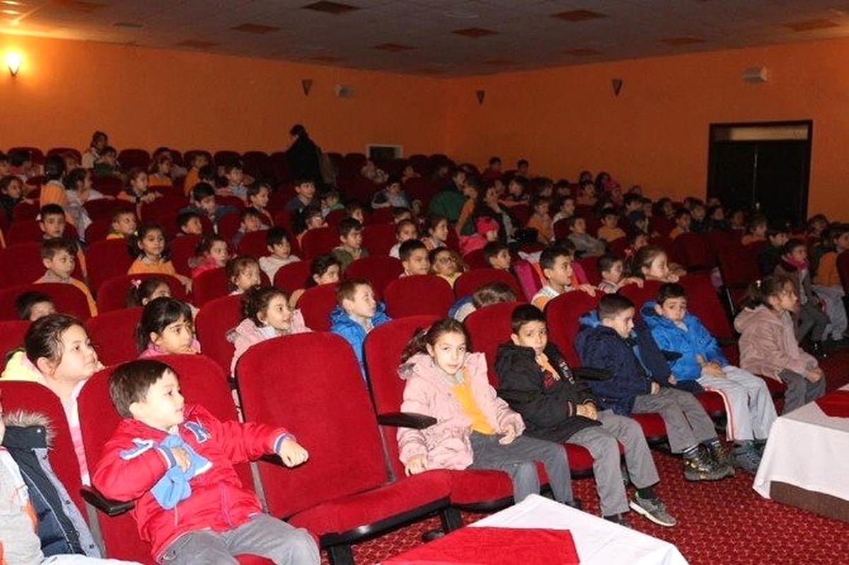 Süleymapaşalı Çocuklara Tiyatro Gösterisi